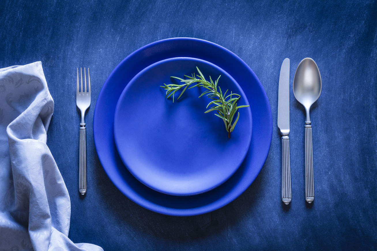 kék tányér
