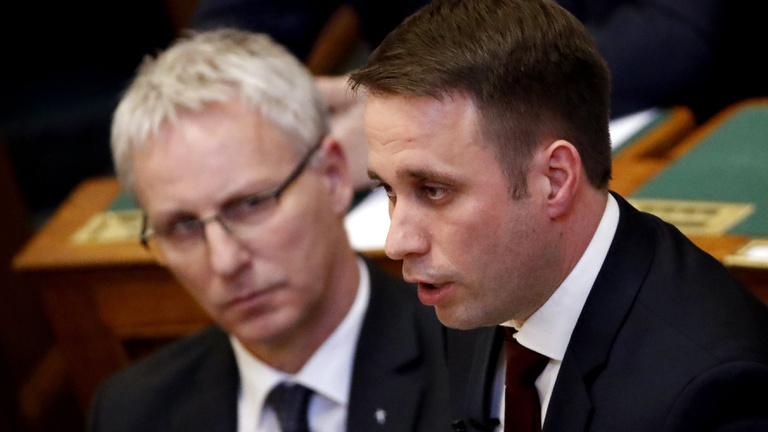 A fideszes államtitkár Unicumot javasolt Gyurcsánynak és a Jobbiknak