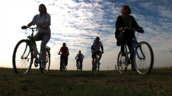 Kocsmákat keresnek kiszáradt kerékpáros turistáknak