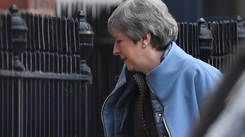 Brexit: Theresa May csak rövid hosszabbítást kér