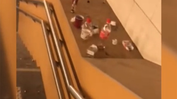 Elege lett az egyik utasnak abból, hogy nem takarítanak, összeszedte a szemetet a Kőbánya-Kispest pályaudvarnál