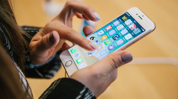 Az Apple nem támogatja az egységes telefontöltőket