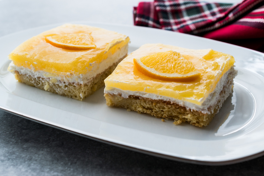 Diós kevert süti mascarponéval és naranccsal: a teteje selymesen krémes