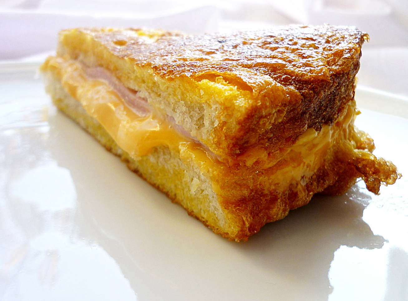 sonkas-sajtos-bundas-kenyer