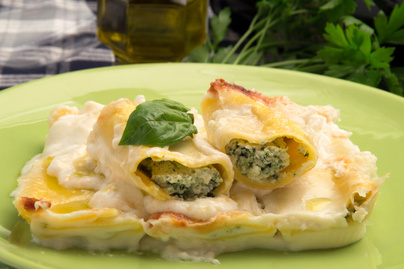 Sajtos-spenótos tésztatekercs egyszerűen: így készítik az olaszok a cannellonit