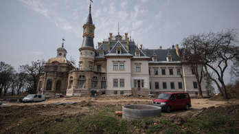 Hotel lesz a legfranciább magyar kastélyból