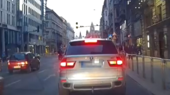 Videóra vették az Astoriánál ámokfutó BMW-st