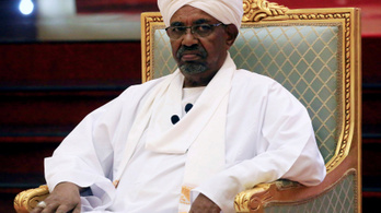 Letartóztatták a szudáni elnököt, a katonaságé a hatalom