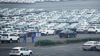 Kínában vége a jóvilágnak: tizedik hónapja csökkennek az autóeladások