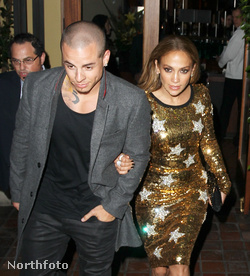 Jennifer Lopez új barátjával, Casper Smarttal volt vacsorázni március 15-én