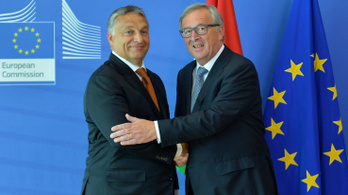 Orbán nevetni szokott, amikor Juncker négyszemközt lediktátorozza