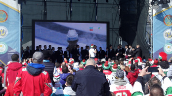 500 magyar ünnepelte a hokiválogatottat Kazahsztánban