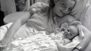Instahíradó anyák napja után: anya-lánya fotók hírességektől