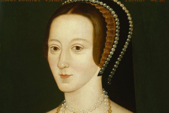 Igaz, hogy Boleyn Anna megpróbált beszélni, miután lefejezték?