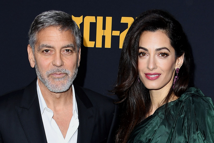 Amal Clooney gyönyörű volt az esti premieren - Férje büszkén pózolt mellette