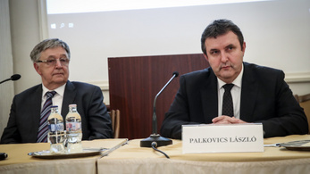 Palkovics jövő héten a kormány elé viszi az Akadémia ügyét