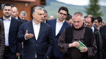 Orbán: Jó napot lányok, hogy vannak!?
