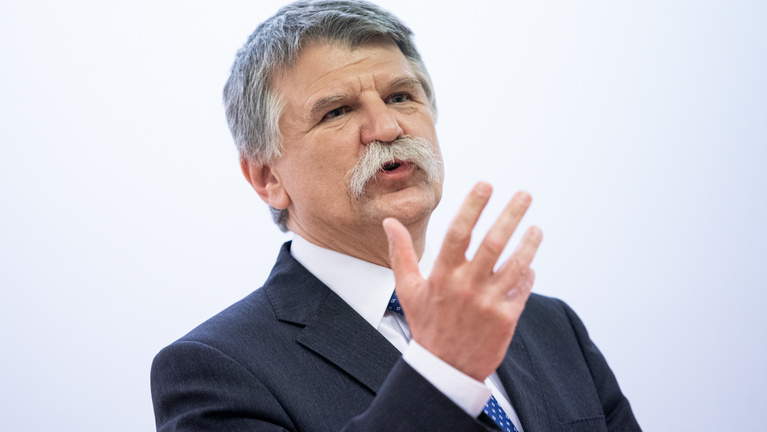 László Kövér admits: Administrative courts not off the table