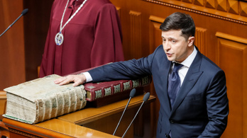 Zelenszkij letette az elnöki esküt és bejelentette a parlament feloszlatását