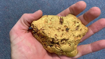 Brutál nagy aranyrögöt talált a fémkeresővel