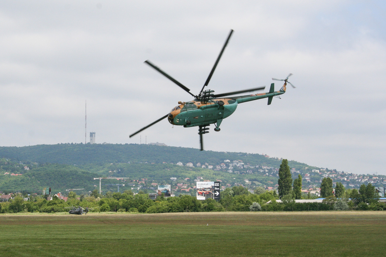 Az MH egyik oroszországi nagyjavításon átesett Mi-17-es közepes szállítóhelikoptere is műrepült 