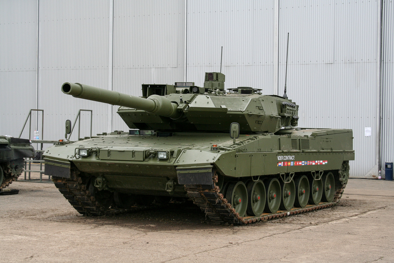 A jövő: Leopard 2 A7+ egyik gyári prototípusa. A világ egyik legmodernebb harckocsijából a Magyar Honvédség 44 darabot rendelt