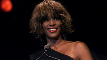 Whitney Houston hologramként tér vissza