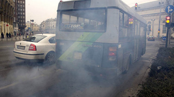 Erős a nitrogén-dioxid-szennyezettség a budapesti buszmegállókban
