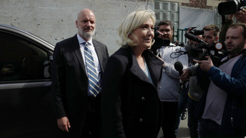 Le Pen legyőzte Macront