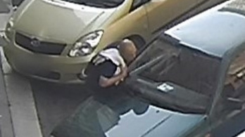 Mozgáskorlátozott parkolóigazolványt lopott a IX. kerületben