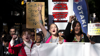 Ötvenezer tanár tüntetett Új-Zélandon