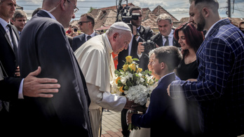 Ferenc pápa balázsfalvi cigányokkal találkozott