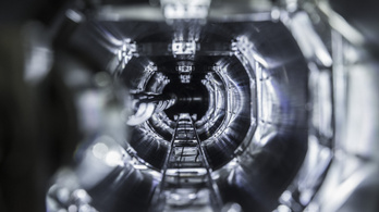 Magyar kamera lesi majd a plazmát a japán fúziós erőműben