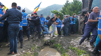 A román védelmi minisztérium átveheti az úzvölgyi katonatemetőt