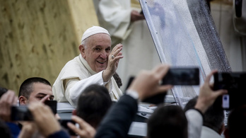 Jóváhagyta a Miatyánk új szövegét Ferenc pápa