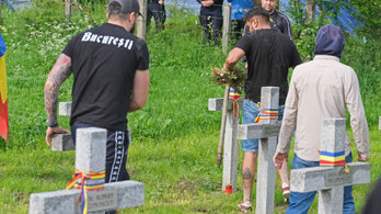 A román hatóságok szerint 11 román katona nyugszik az úzvölgyi temetőben