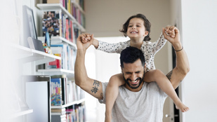 Apa-gyerek kötődés: mikor mit kell csinálni a jó kapcsolathoz?