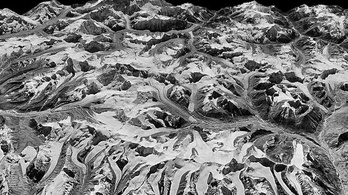 Kémfelvételek mutatják meg a Himalája gleccsereinek ijesztő mértékű olvadását