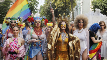 Harminc katona is a homofóbia ellen vonult a kijevi Pride-on