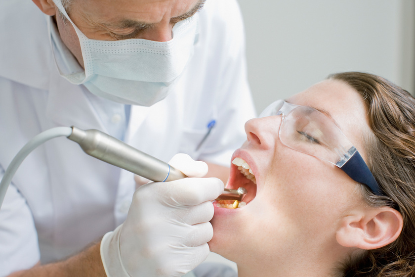 Mi történik, ha nem kezelik a szuvas fogat? Életveszélyes állapothoz is vezethet