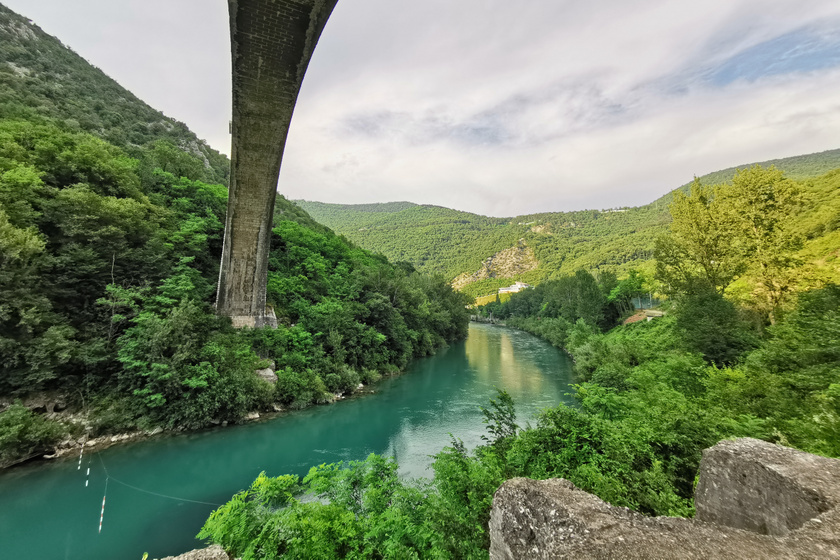Egy mesebeli világ rejtőzik a szomszédban: Szlovéniában csodás kis falvak és smaragdzöld vizek várnak