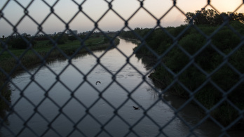 Vízbe fulladt apa és lánya, ezzel a sokkoló fotóval mutatnak rá a migrációs válságra