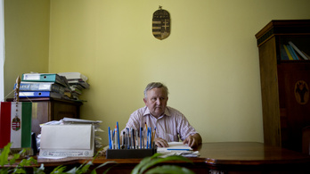 9 éve nem volt szabadságon Nagyoroszi polgármestere, fegyelmit indítottak ellene