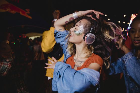 Így hozd le a fesztiválszezont halláskárosodás nélkül