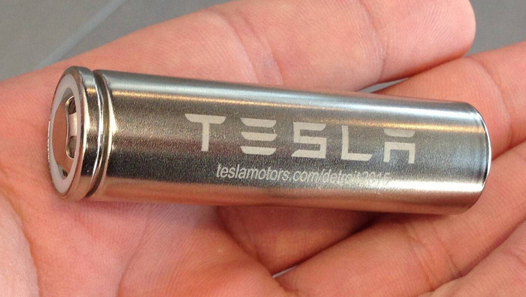 Elon Musk sokkal jobb akkumulátorokat jósol a villanyautókba
