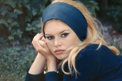 Brigitte Bardot meztelenül pózolt a tengerparton - Szexi fotót osztottak meg a színésznőről