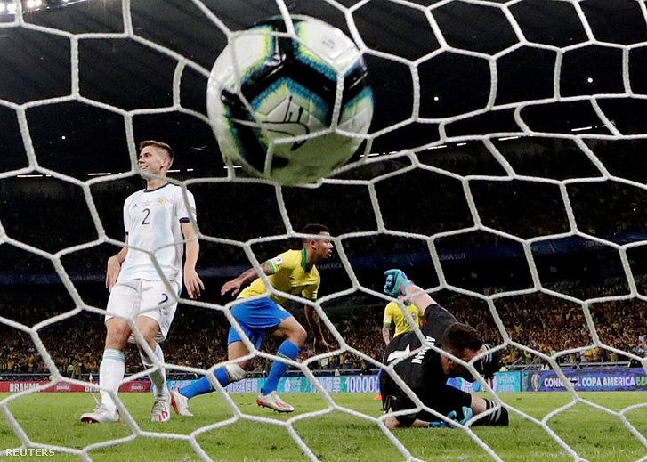 Gabriel Jesus első gólja az Argentin - Brazil mérkőzésen