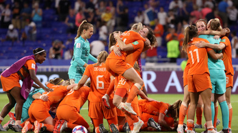 Kiszenvedték a döntőbe jutást a hollandok a női futball-vb-n