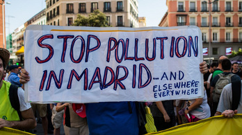 Óriási cirkusz van abból Madridban, hogy kitiltották a kocsikat