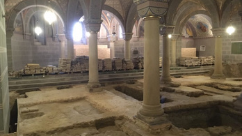 Orseolo Péter eredeti sírhelyét tárhatták fel a pécsi székesegyházban